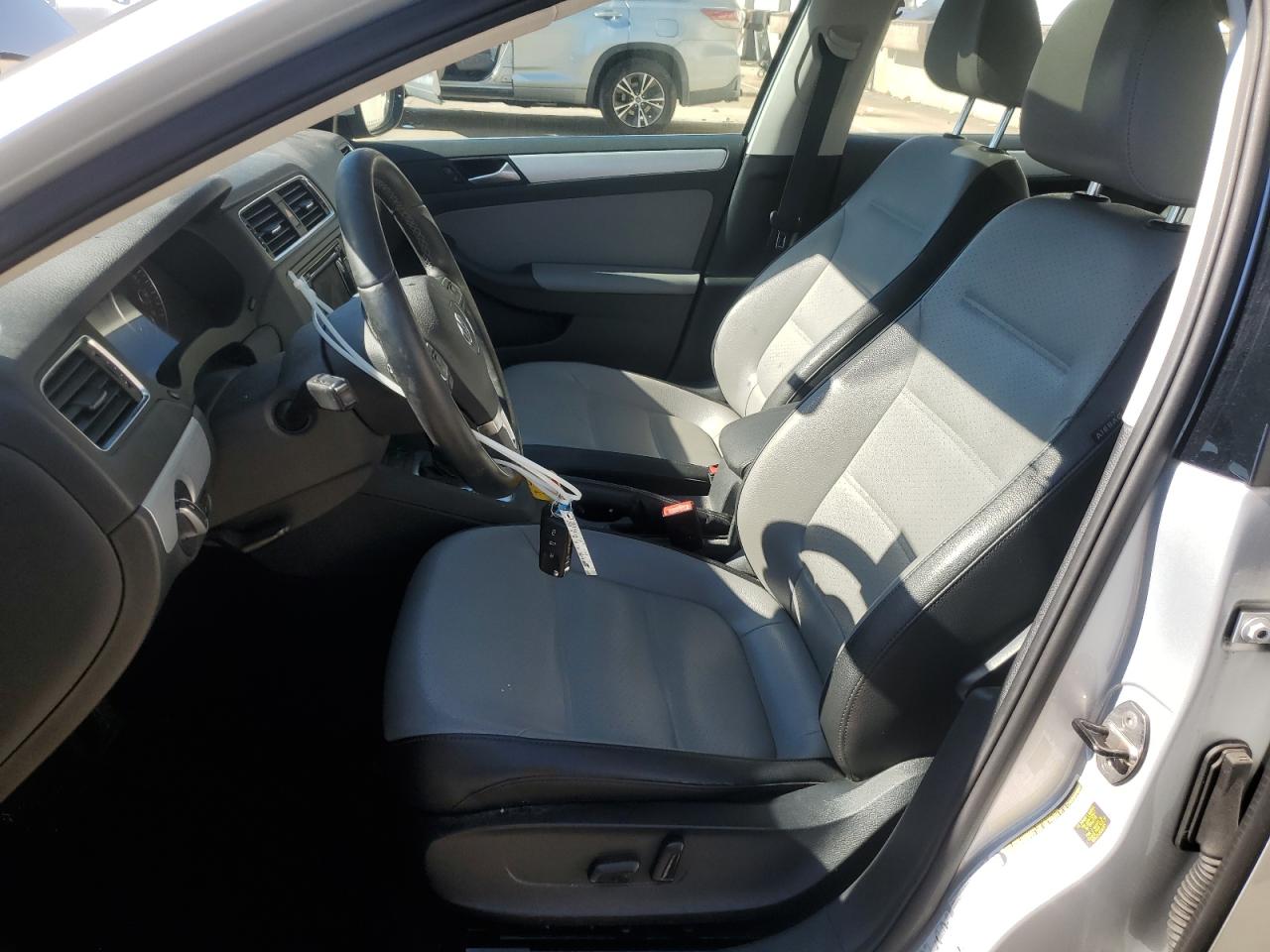 VOLKSWAGEN JETTA HYBRID