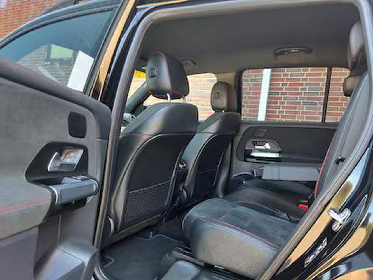 MERCEDES-BENZ EQB 300 4MATIC