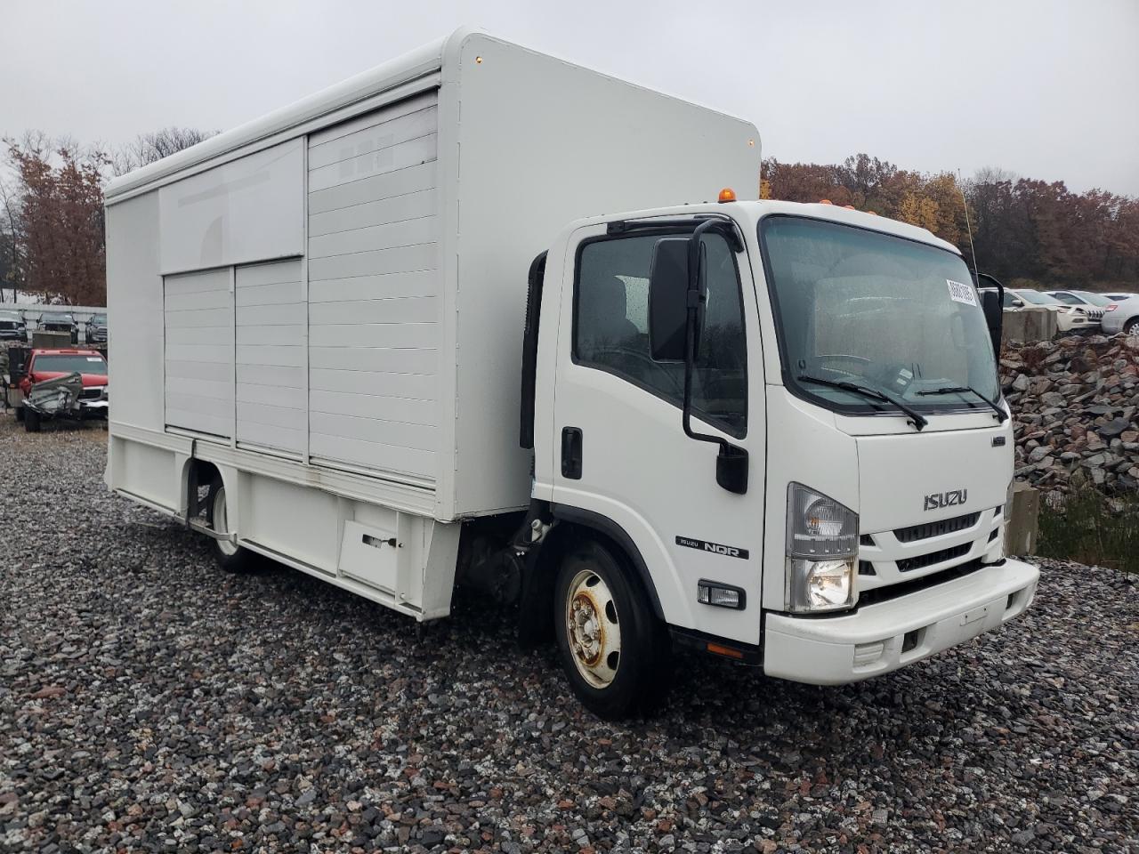 Lot #3281419988 2017 ISUZU NQR