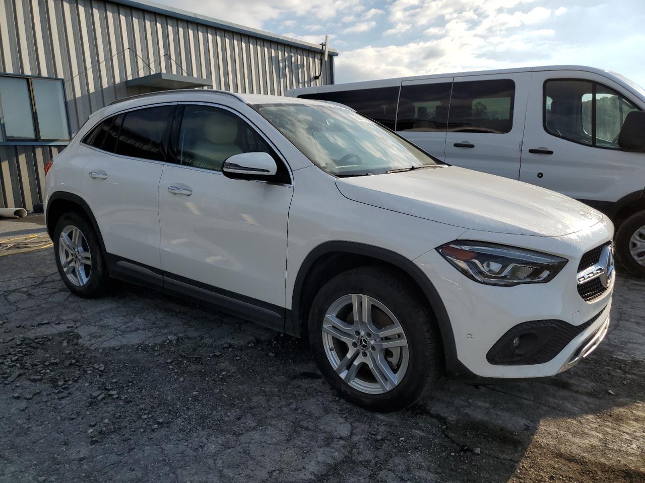 MERCEDES-BENZ GLA-CLASS 250