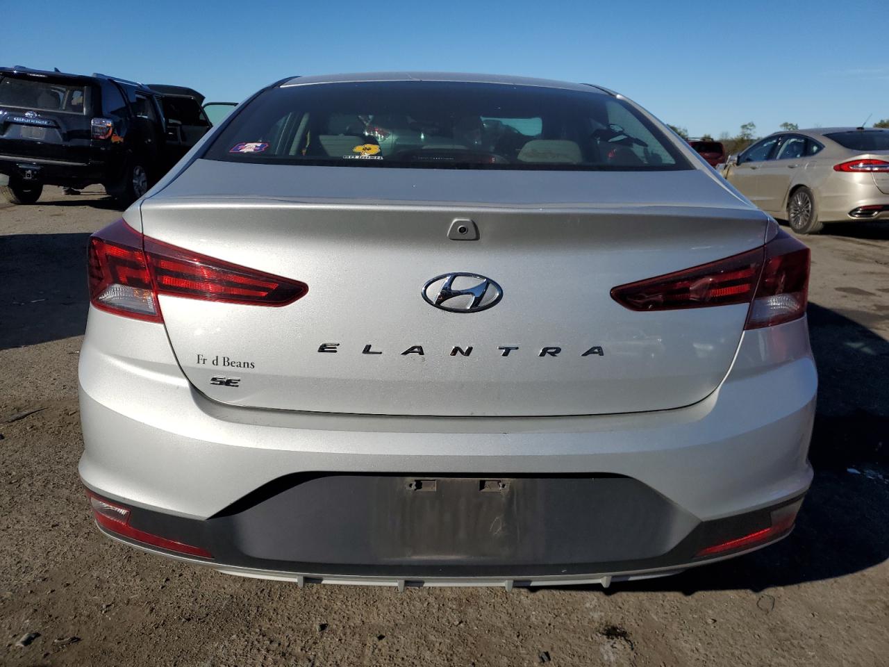 HYUNDAI ELANTRA SE