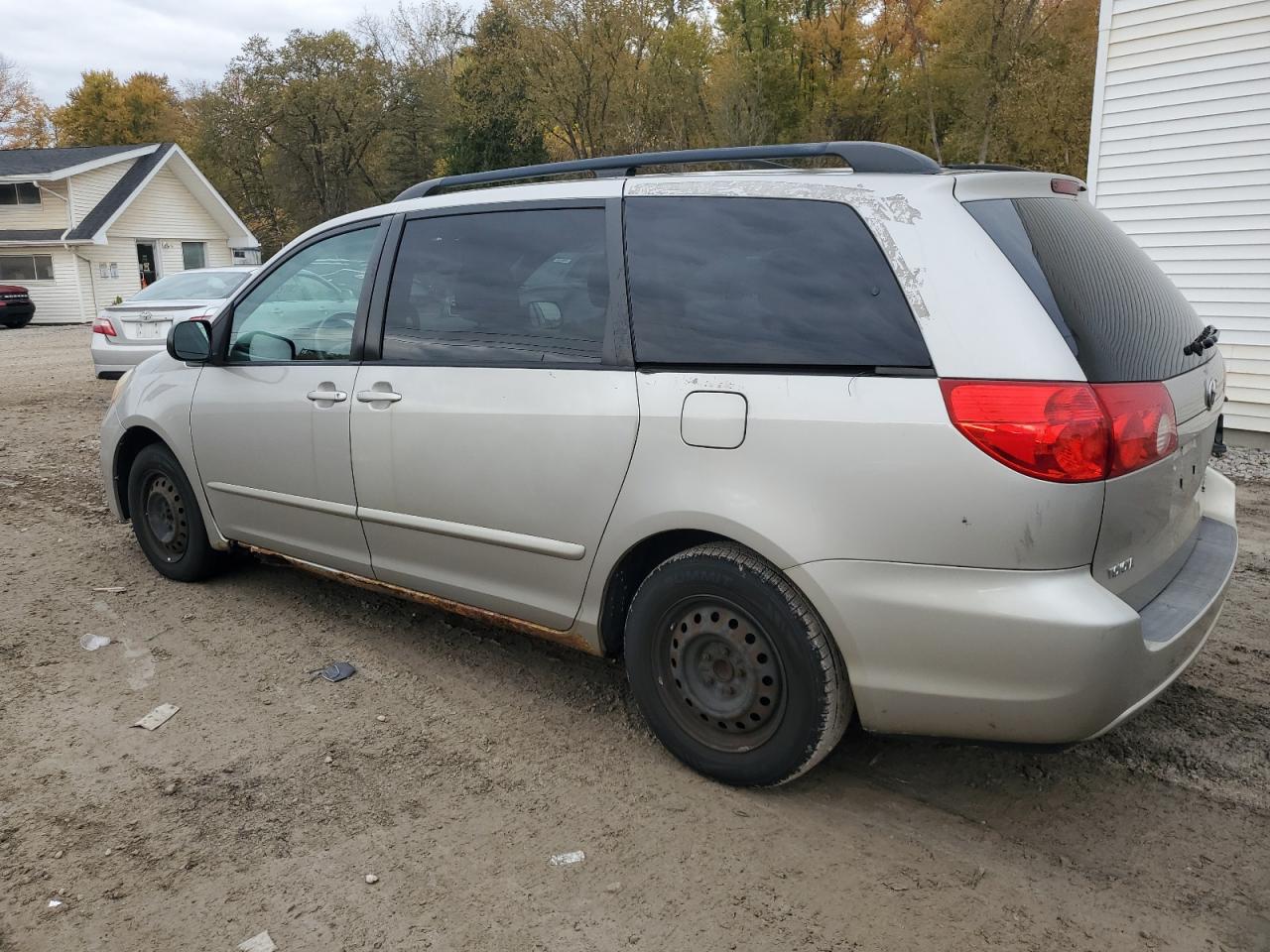 Lot #3279561248 2009 TOYOTA SIENNA CE
