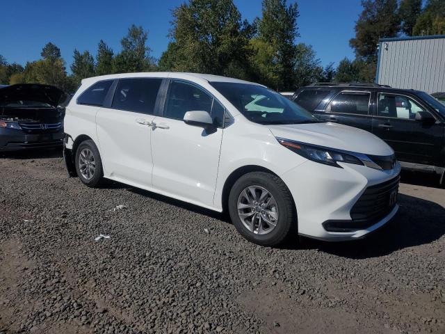 2022 TOYOTA SIENNA LE - 5TDKRKEC0NS115876