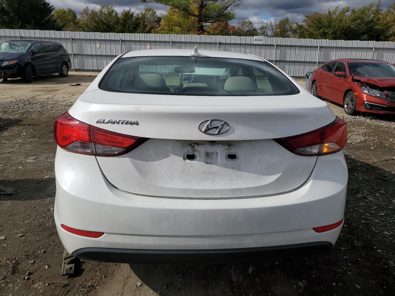HYUNDAI ELANTRA SE