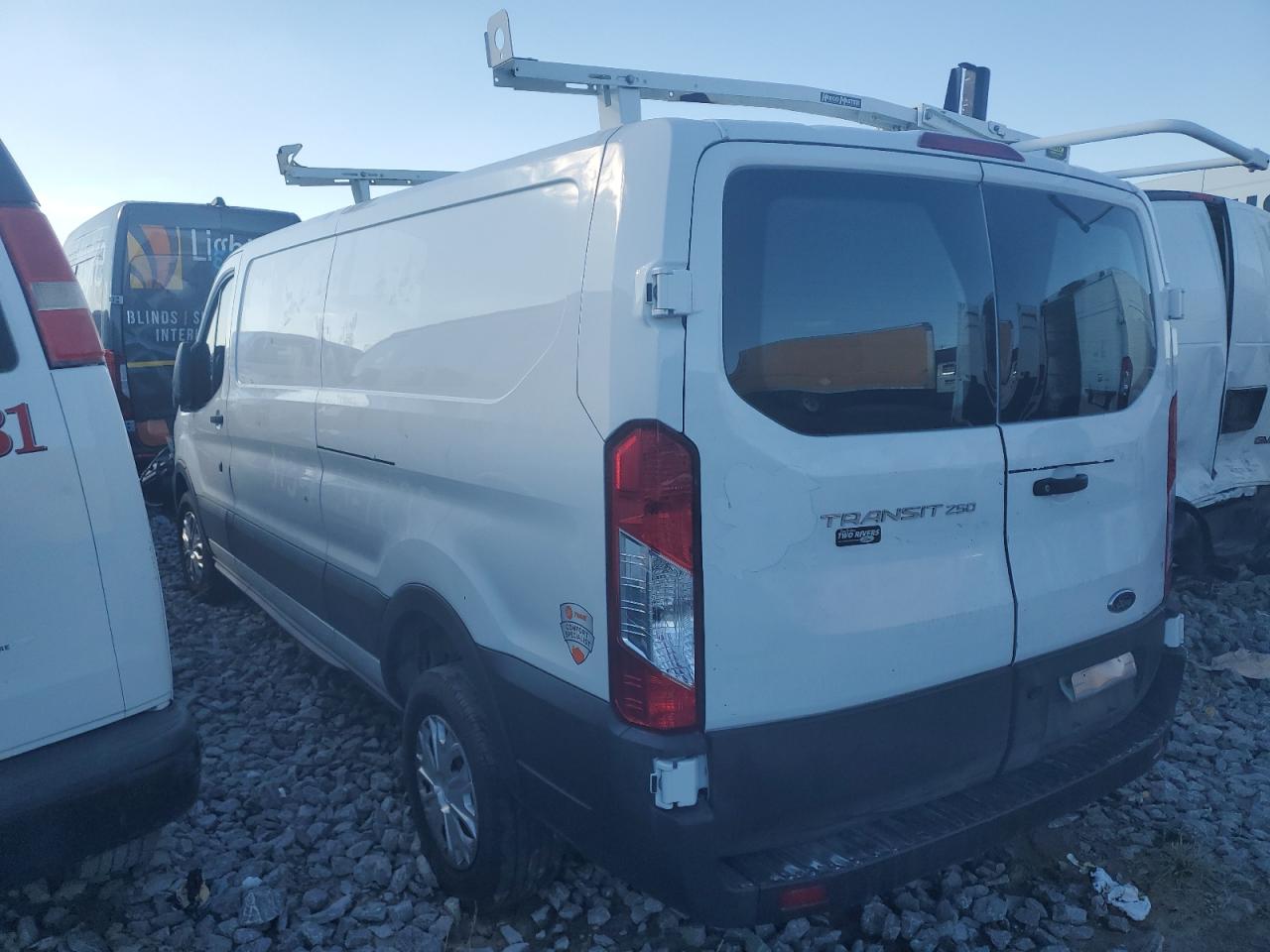 FORD TRANSIT T-250
