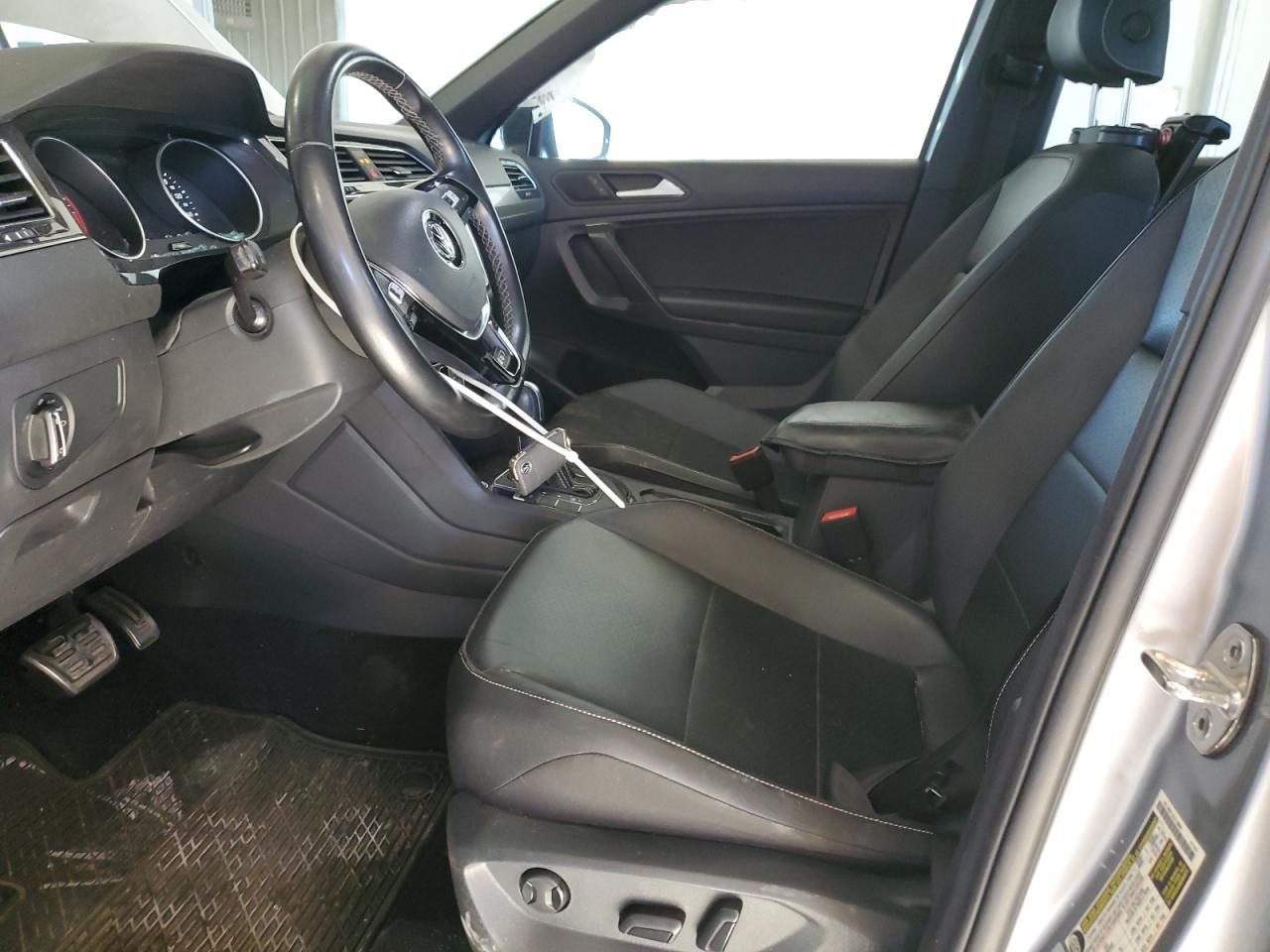 VOLKSWAGEN TIGUAN SE