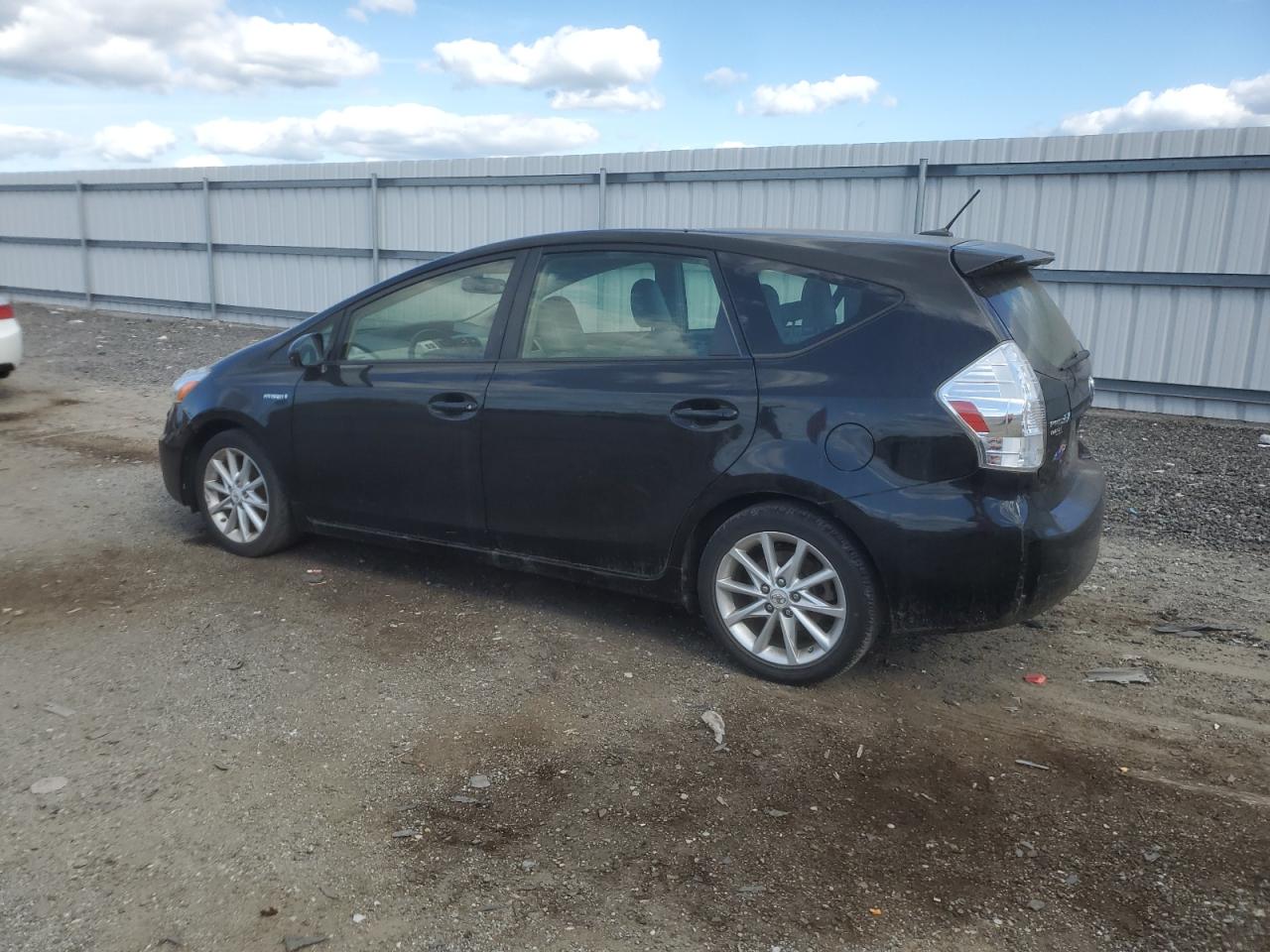 TOYOTA PRIUS V