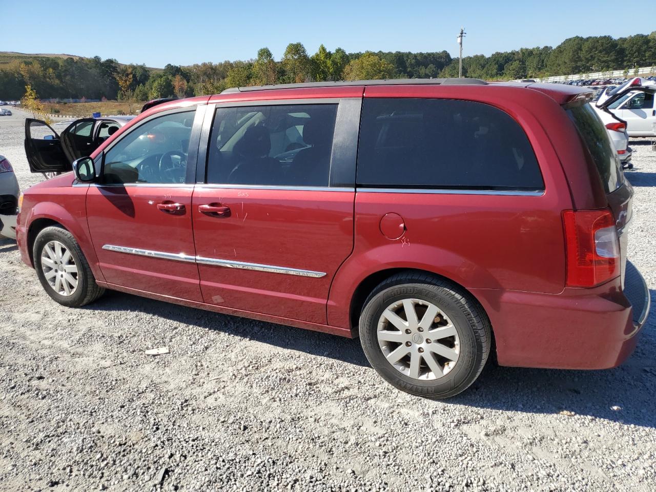 CHRYSLER TOWN & COUNTRY TOURING L