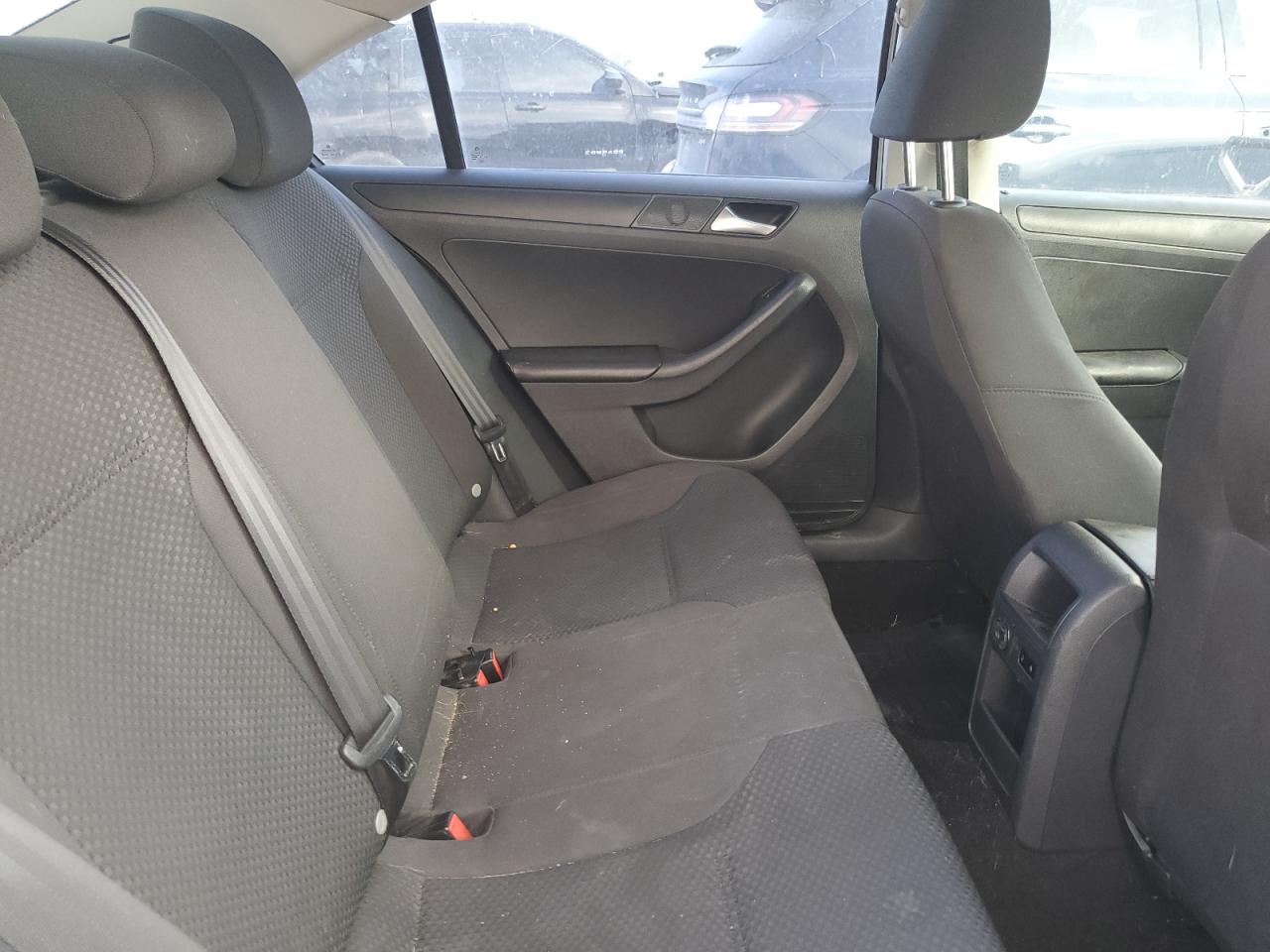 VOLKSWAGEN JETTA BASE