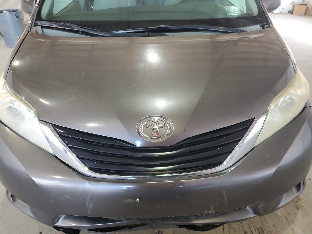 Lot #3270896418 2013 TOYOTA SIENNA LE