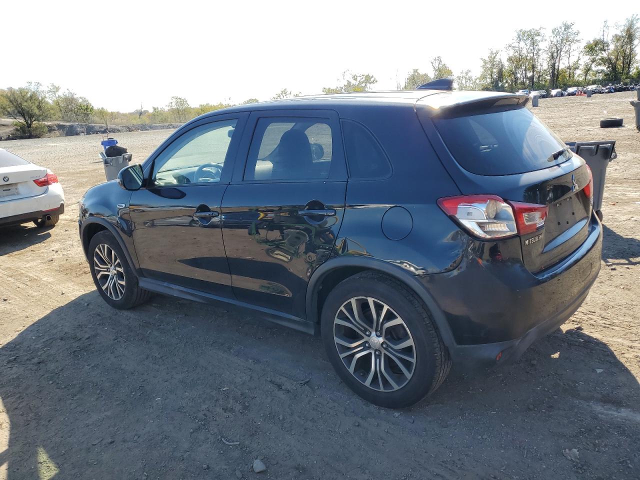 MITSUBISHI OUTLANDER ES