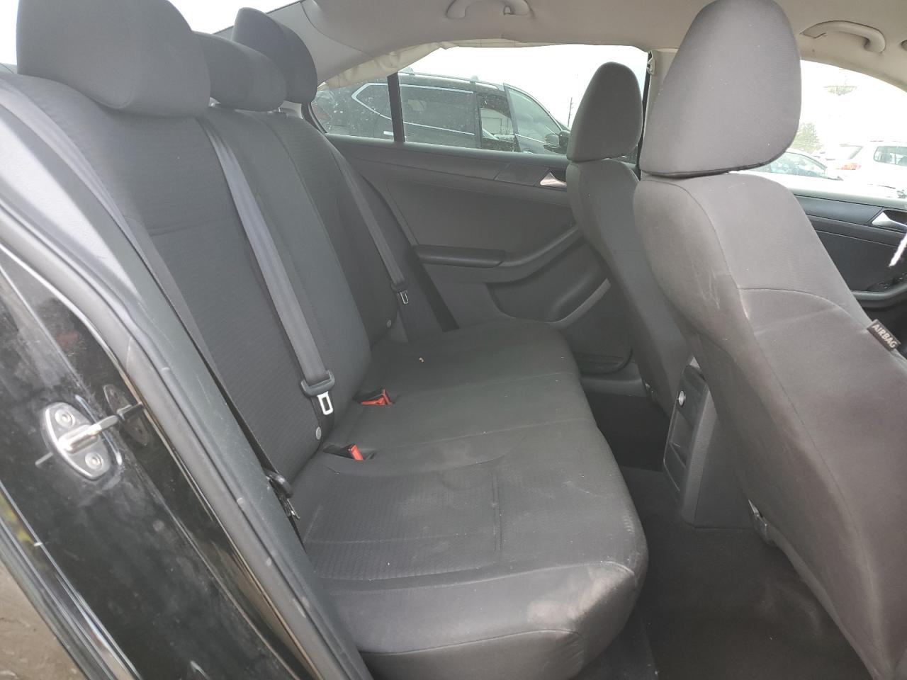 VOLKSWAGEN JETTA BASE