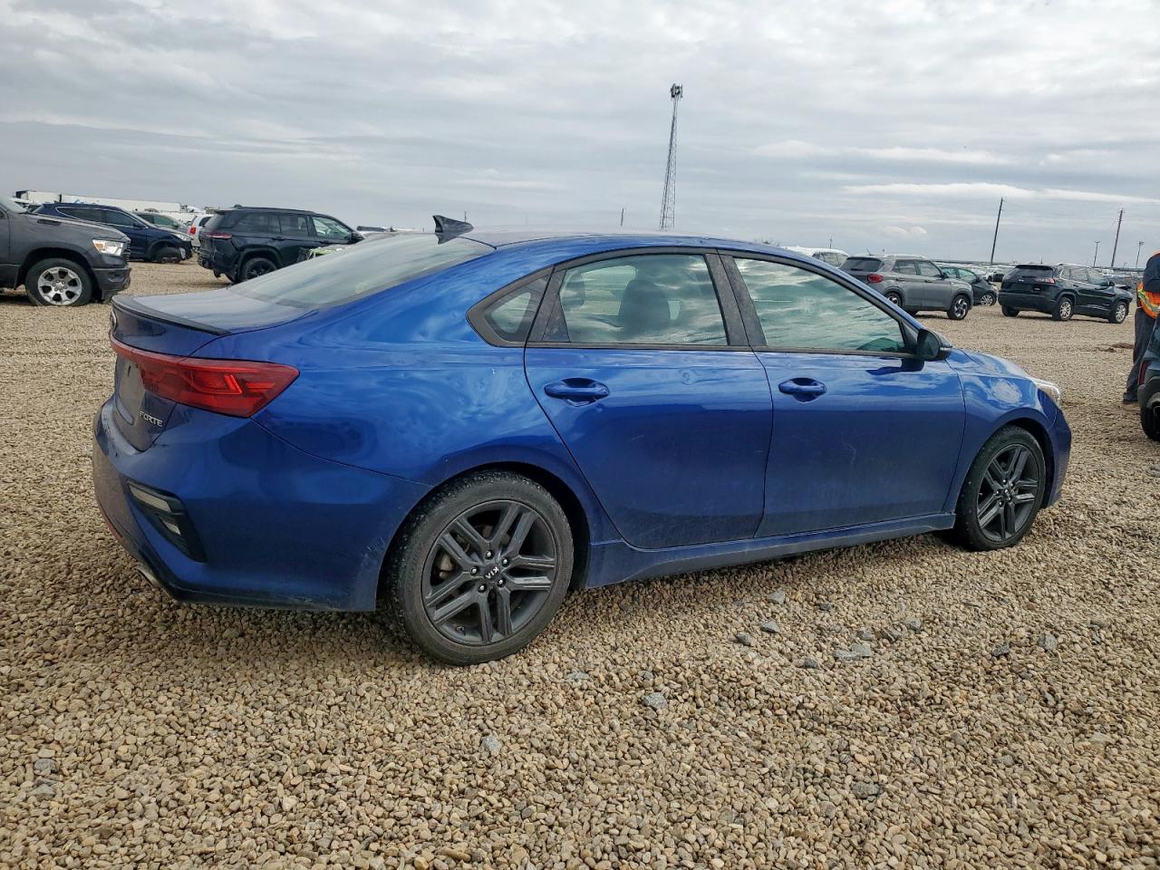 KIA FORTE GT LINE