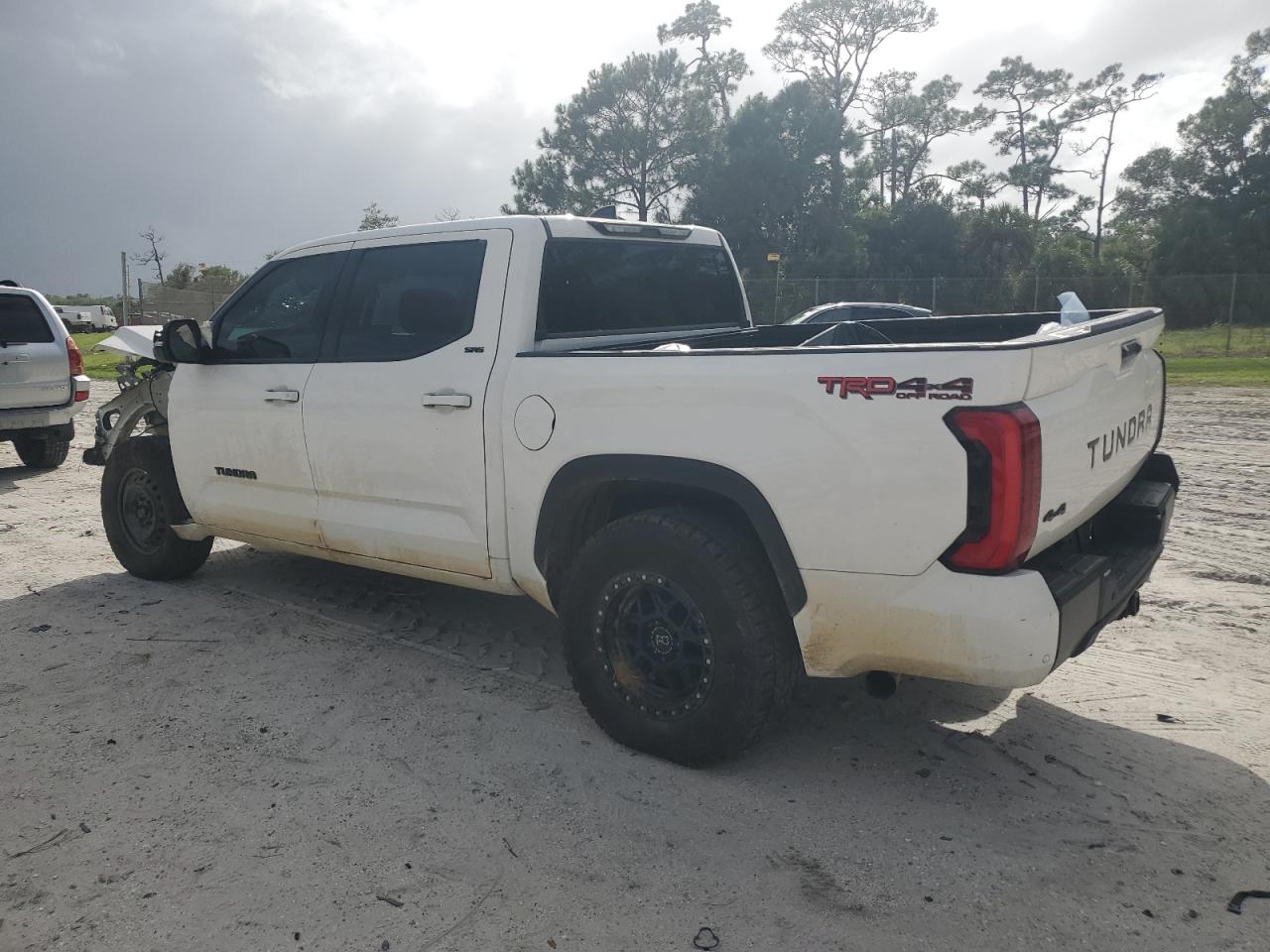 TOYOTA TUNDRA CREWMAX SR