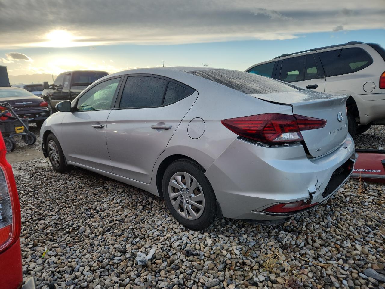 HYUNDAI ELANTRA SE