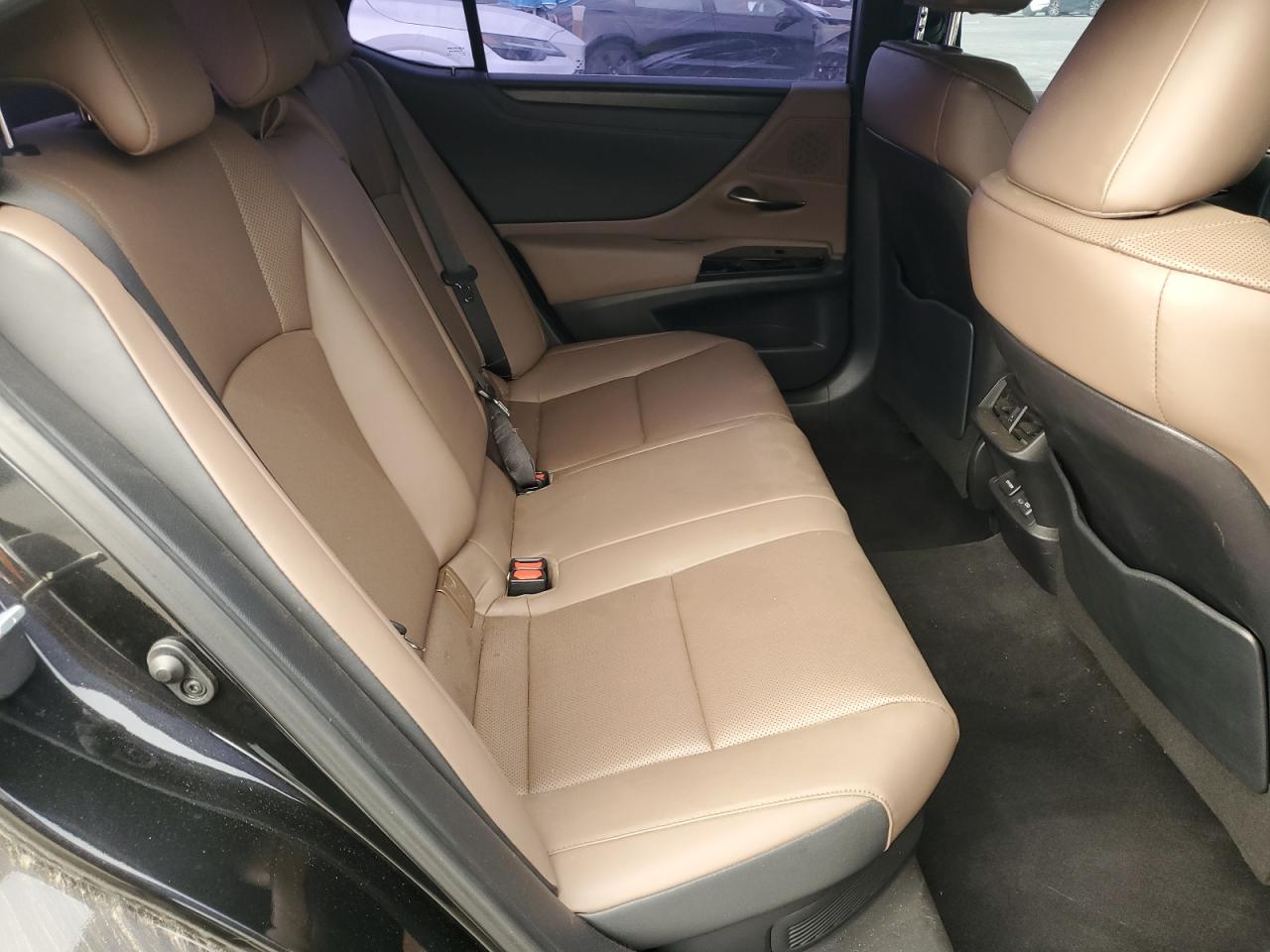 LEXUS ES 300H BASE