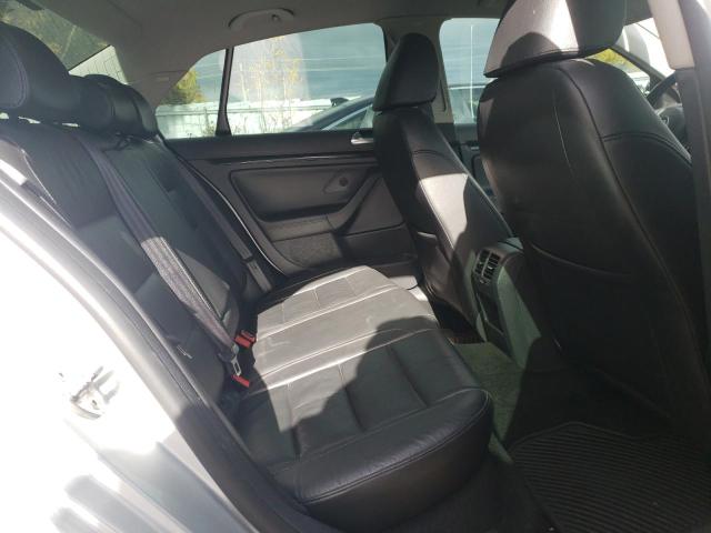 2010 VOLKSWAGEN JETTA TDI - 3VWRL8AJ2AM117045