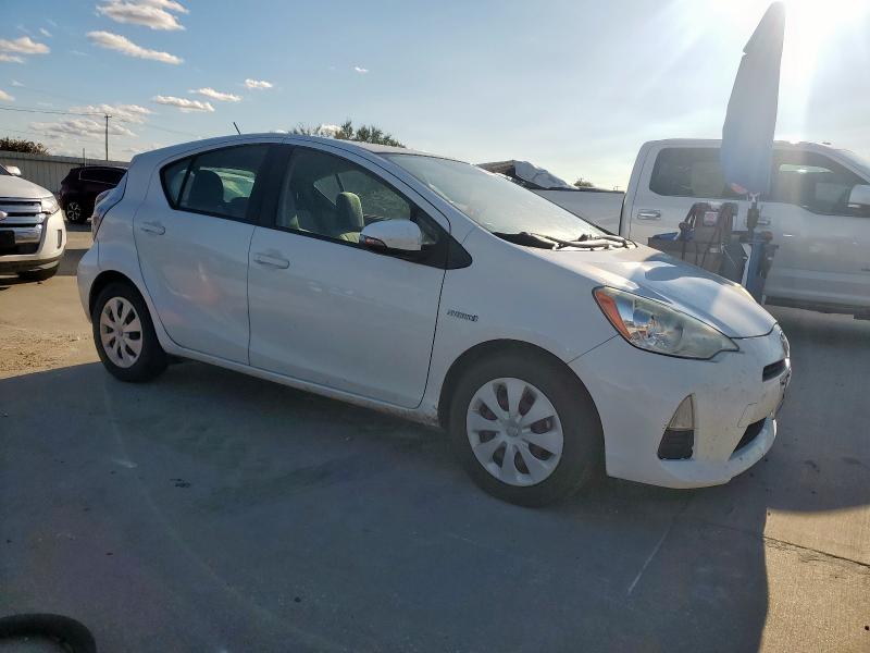 2014 TOYOTA PRIUS C - JTDKDTB33E1063049