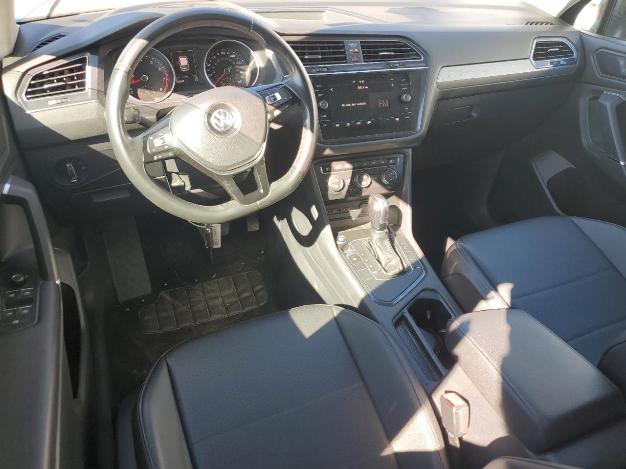 VOLKSWAGEN TIGUAN SE