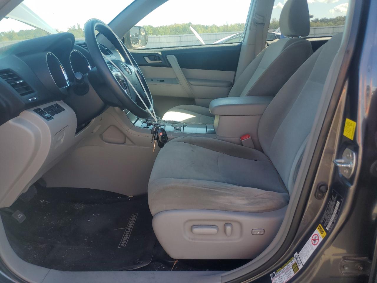 TOYOTA HIGHLANDER BASE