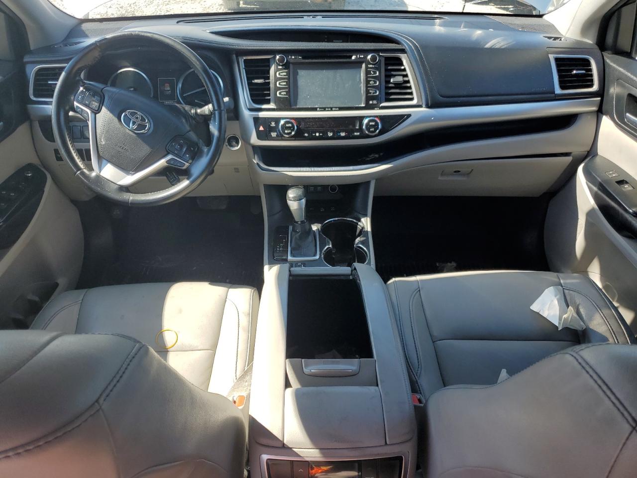 TOYOTA HIGHLANDER SE