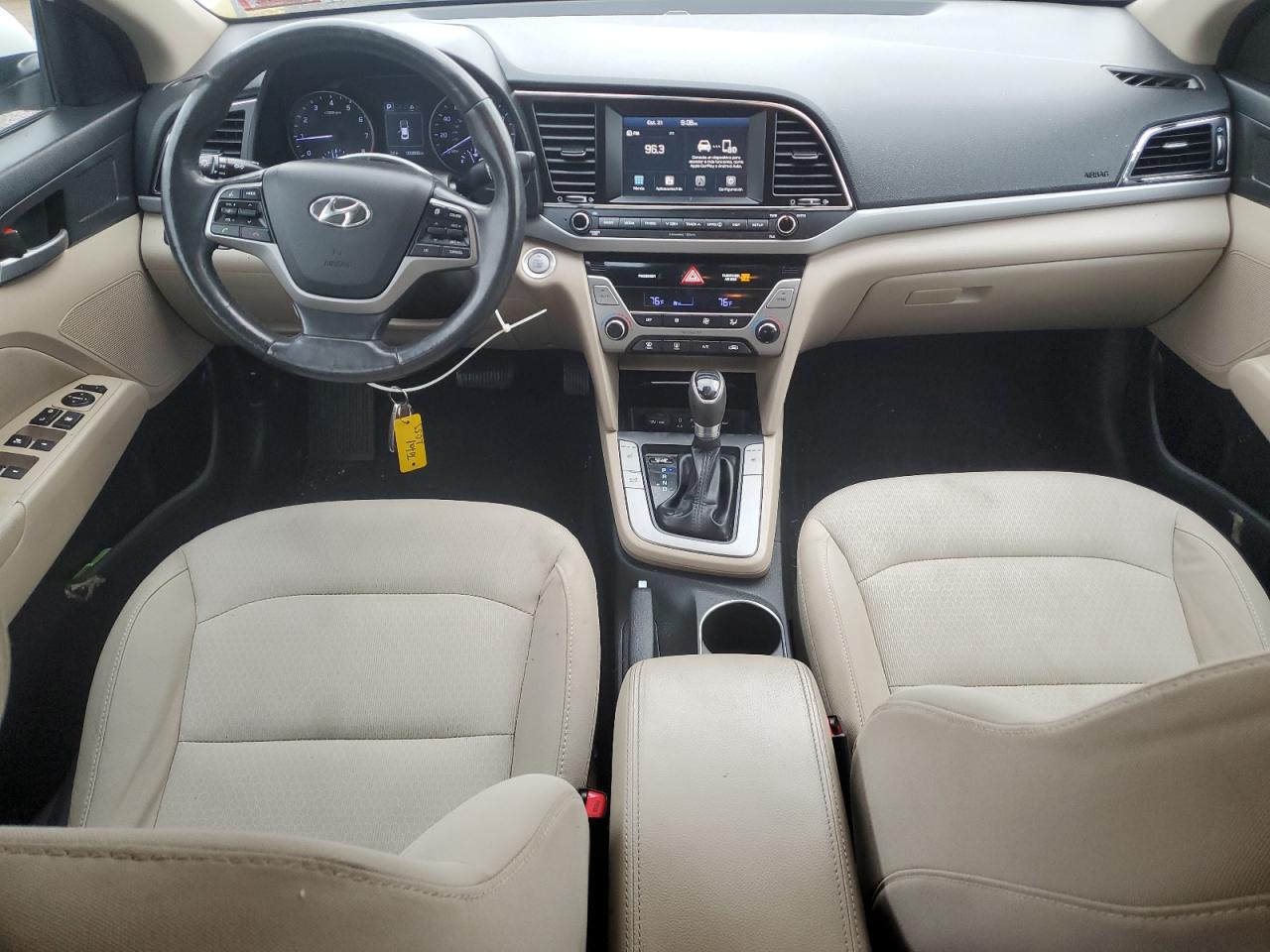 HYUNDAI ELANTRA SE