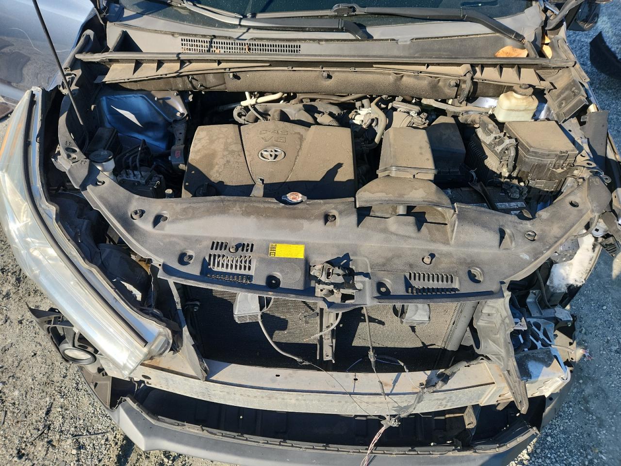 TOYOTA HIGHLANDER SE