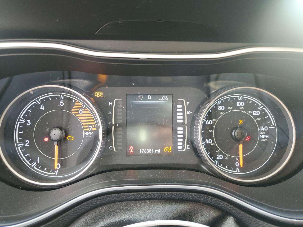 JEEP GRAND CHEROKEE LATITUDE PLUS