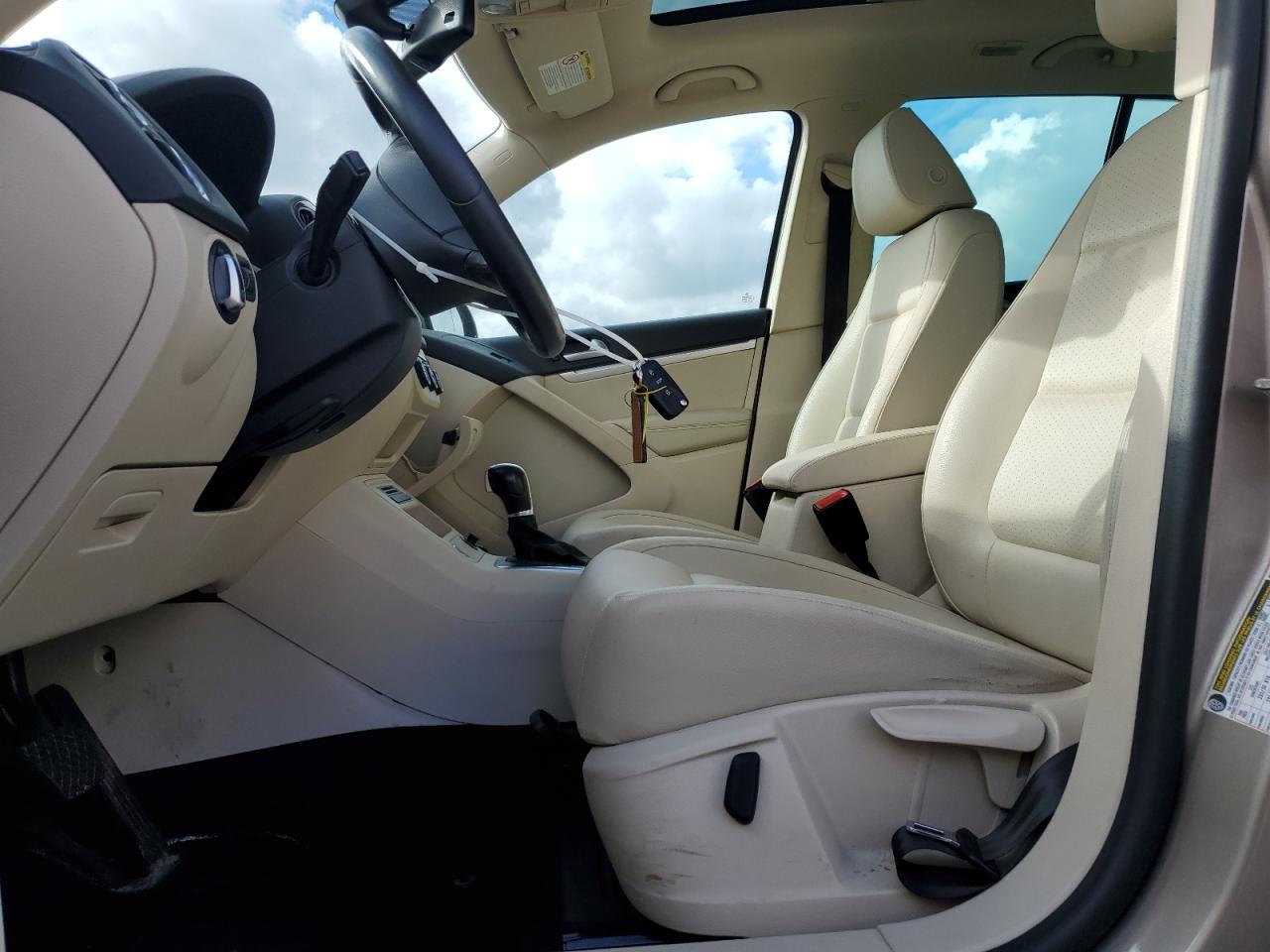 VOLKSWAGEN TIGUAN COMFORTLINE