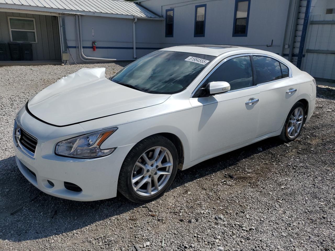  Salvage Nissan Maxima