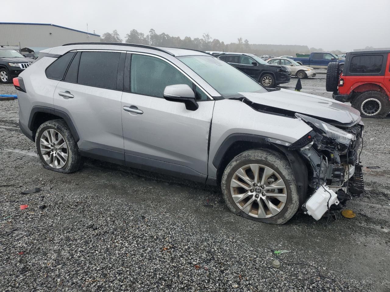 TOYOTA RAV4 XLE PREMIUM