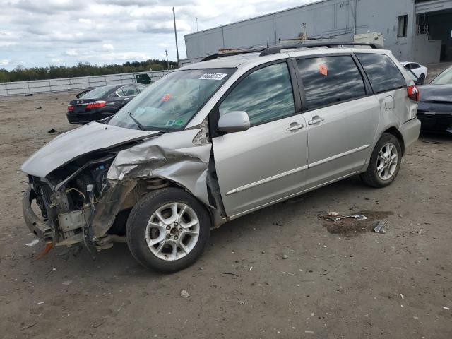 Global Auto Auctions: 2004 TOYOTA SIENNA XLE
