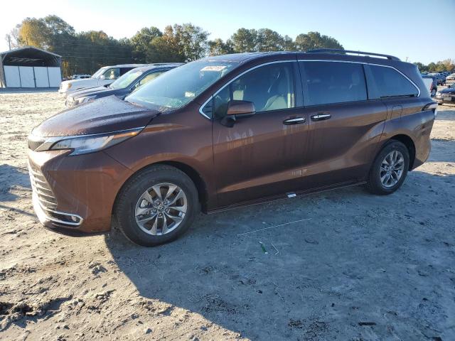 Global Auto Auctions: 2023 TOYOTA SIENNA XLE