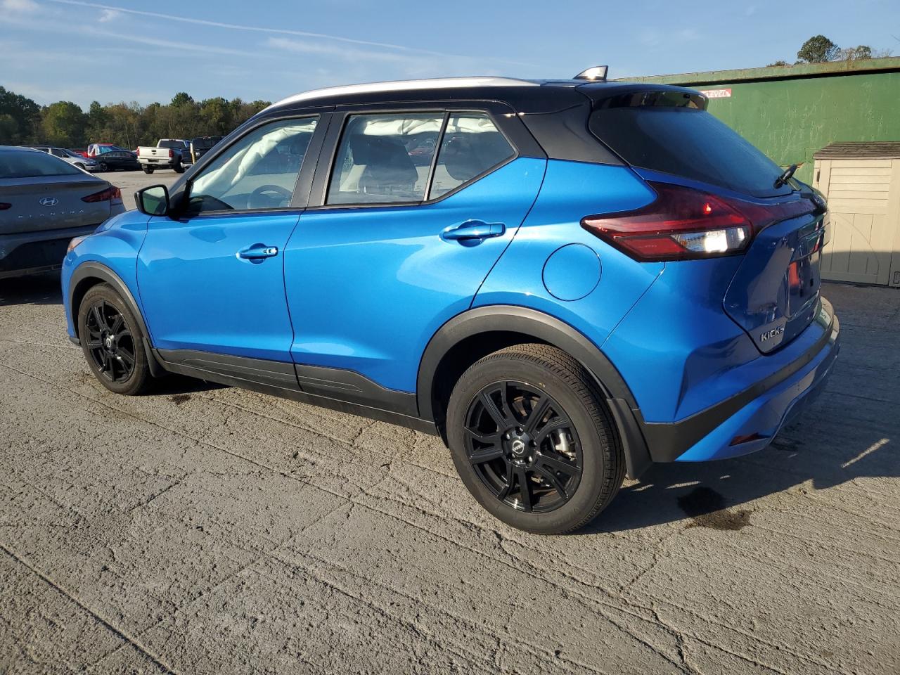 NISSAN KICKS SV