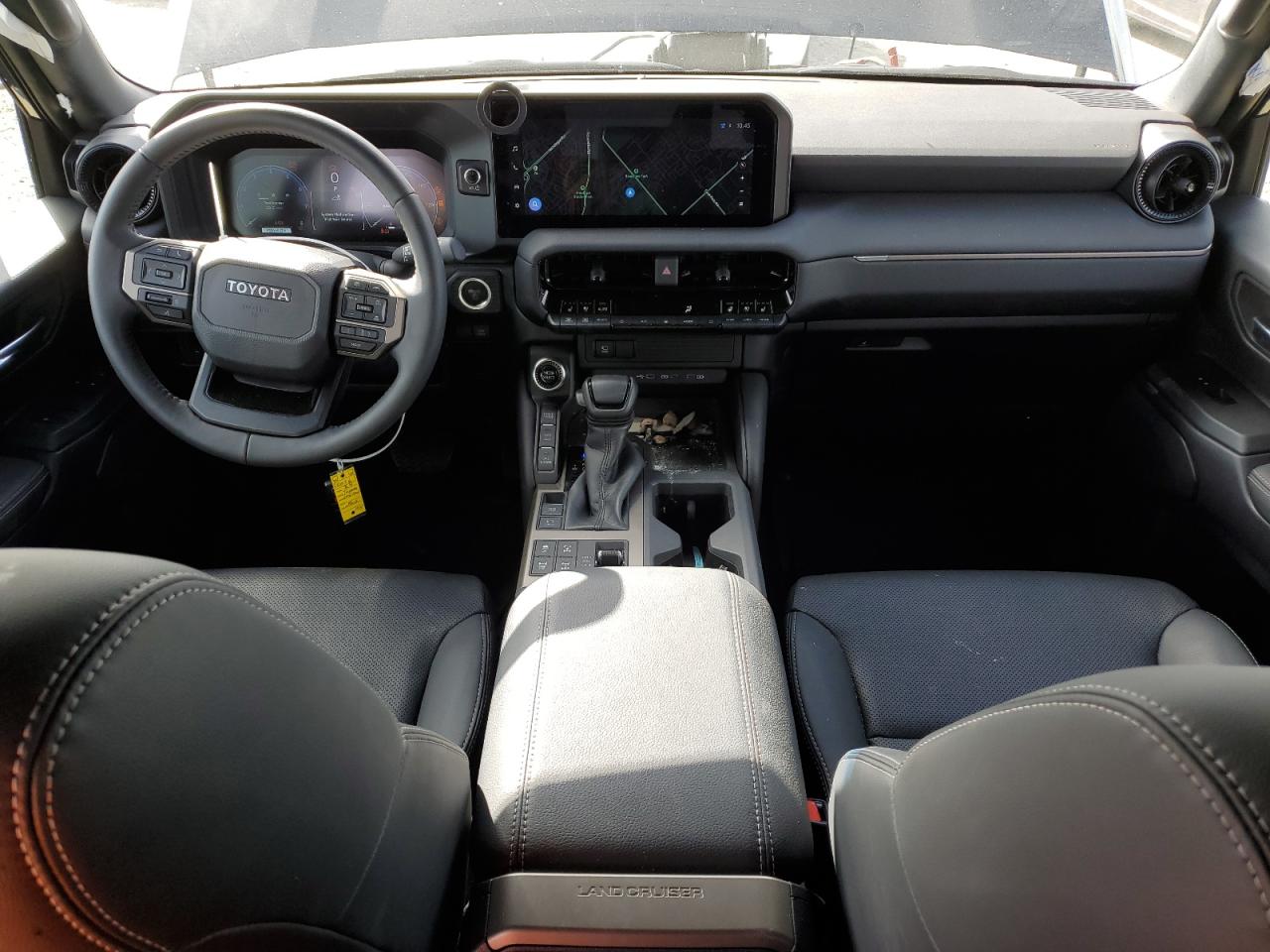 TOYOTA LAND CRUISER BASE