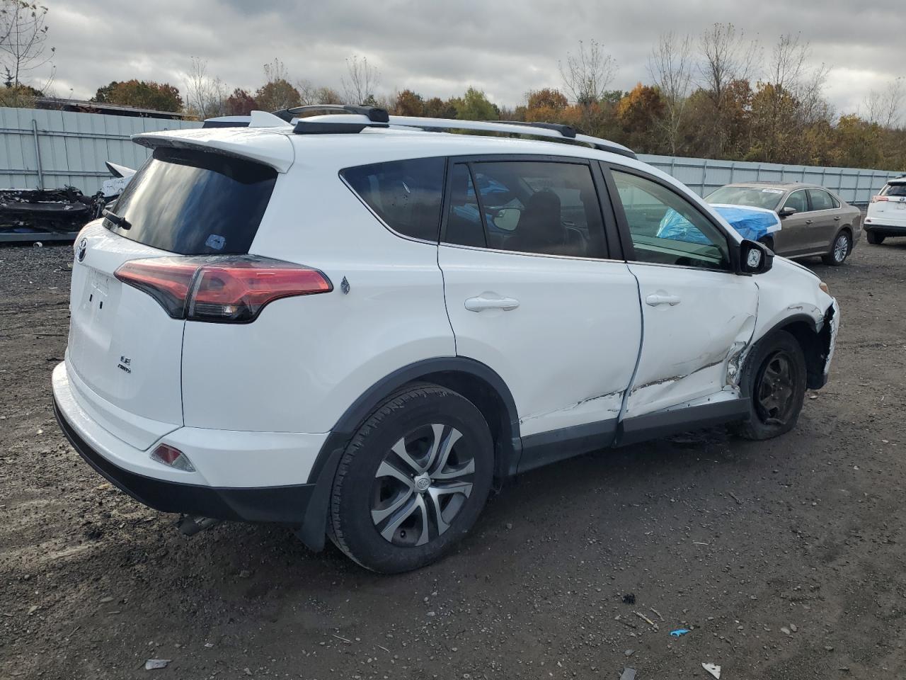 TOYOTA RAV4 LE