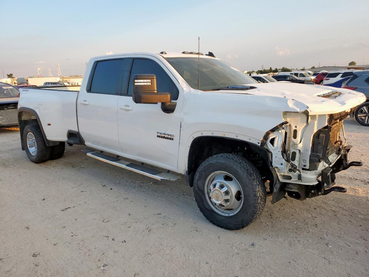 CHEVROLET SILVERADO K3500 LT