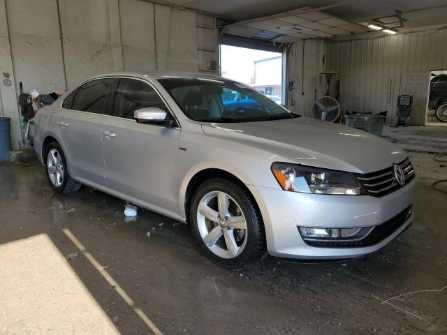 2015 VOLKSWAGEN PASSAT S - 1VWAT7A3XFC104285