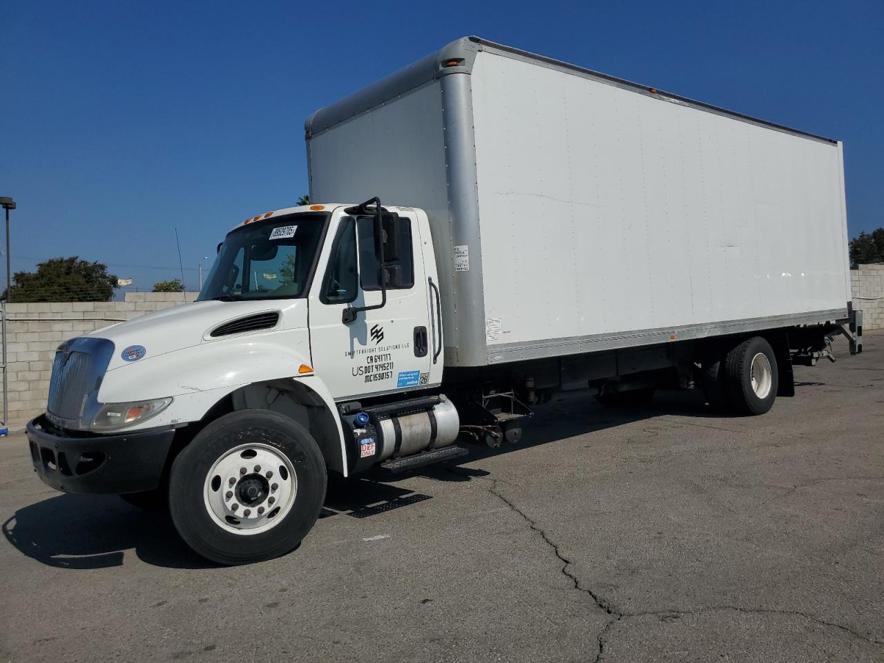 Lot #3274023491 2016 INTERNATIONAL 4300