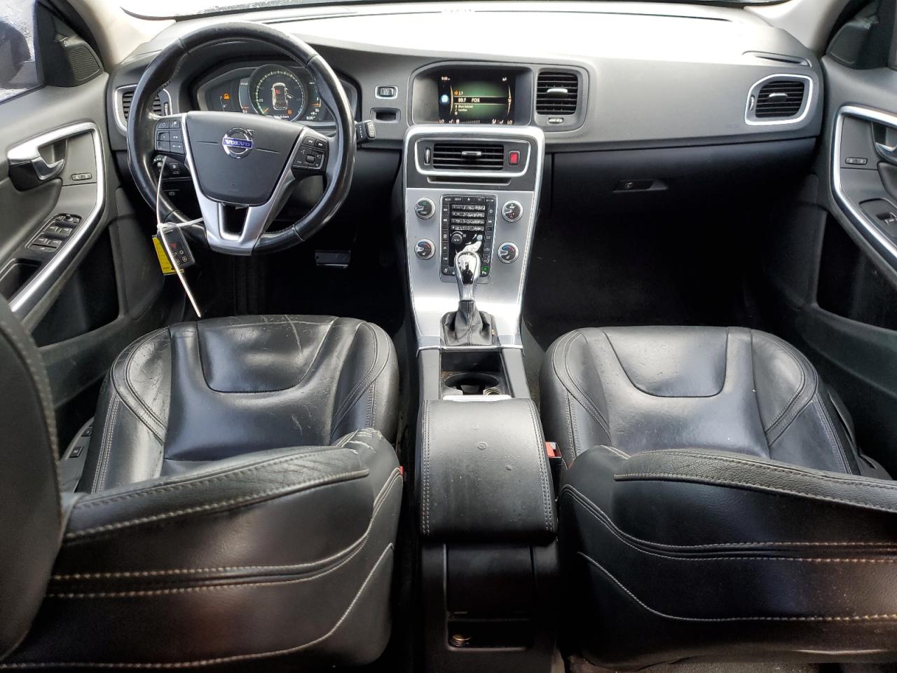 VOLVO V60 T5 DYNAMIC