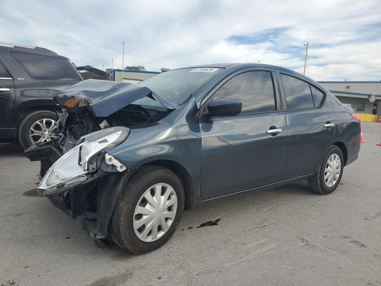 NISSAN VERSA S