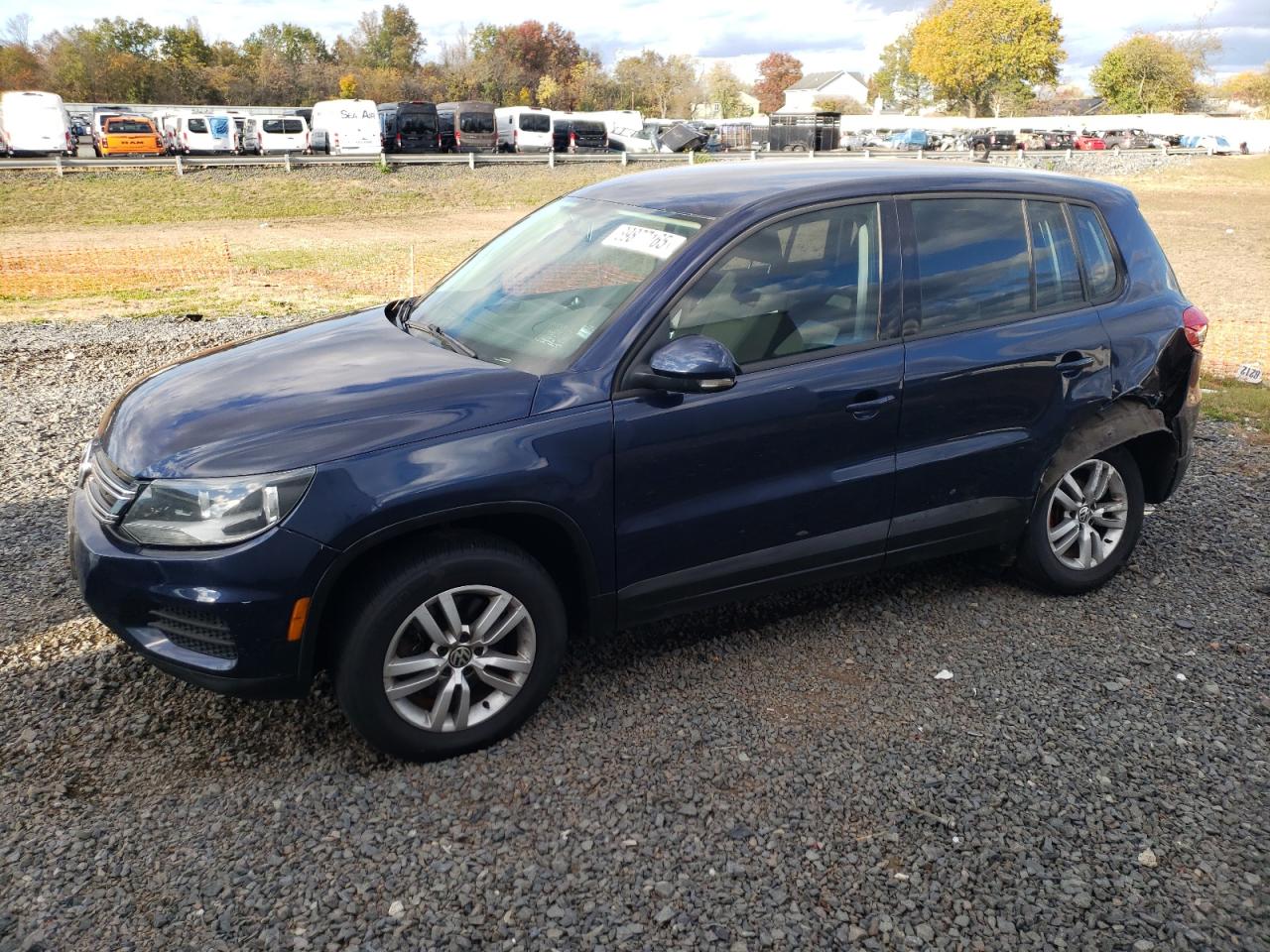 Lot #3308430282 2014 VOLKSWAGEN TIGUAN S