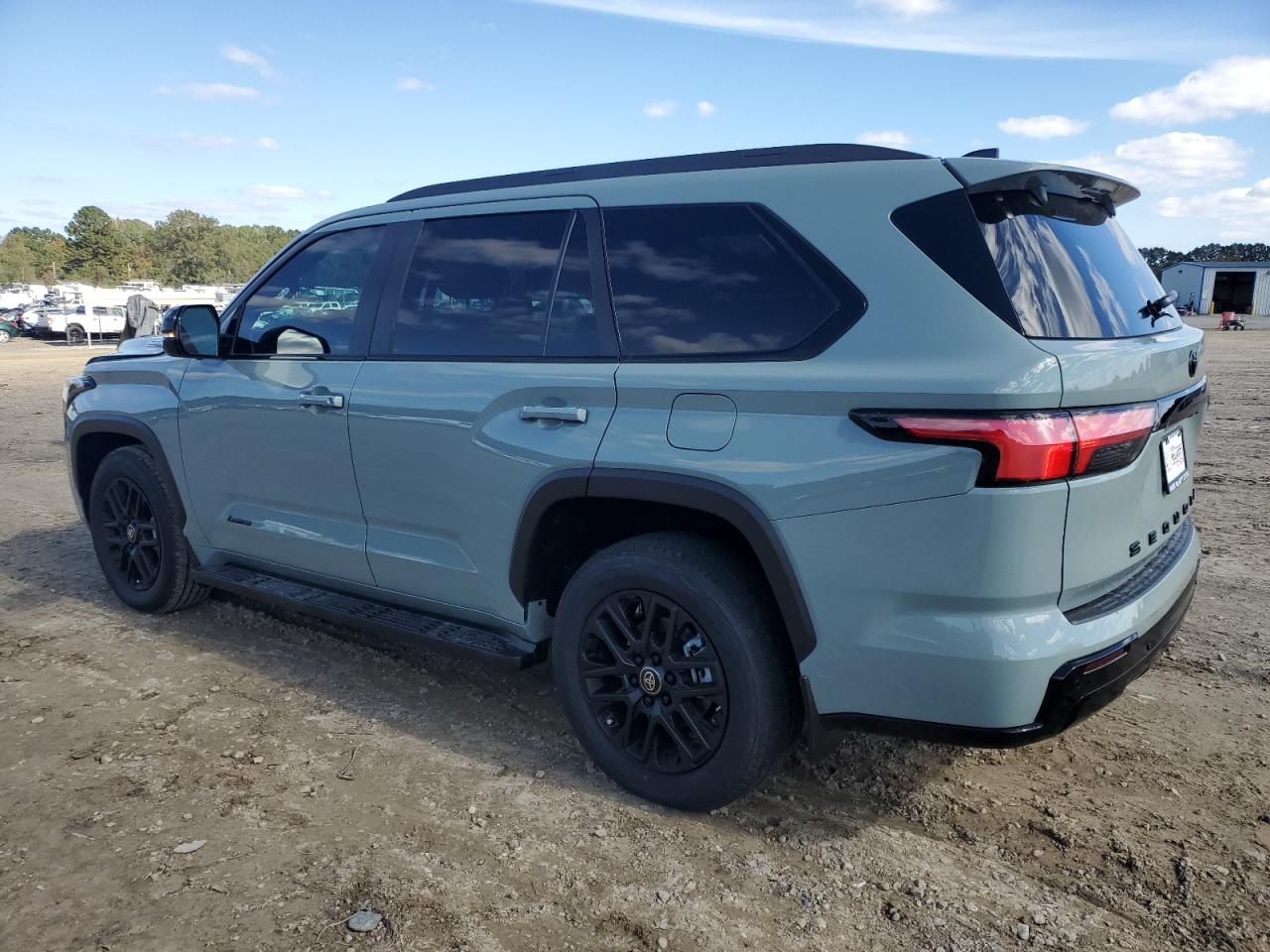 TOYOTA SEQUOIA SR5