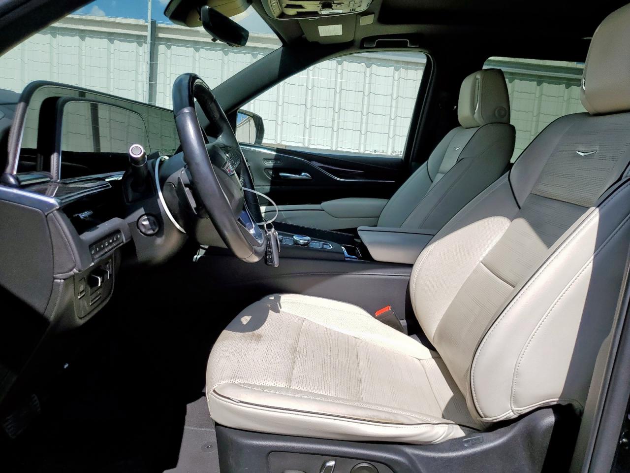 CADILLAC ESCALADE SPORT