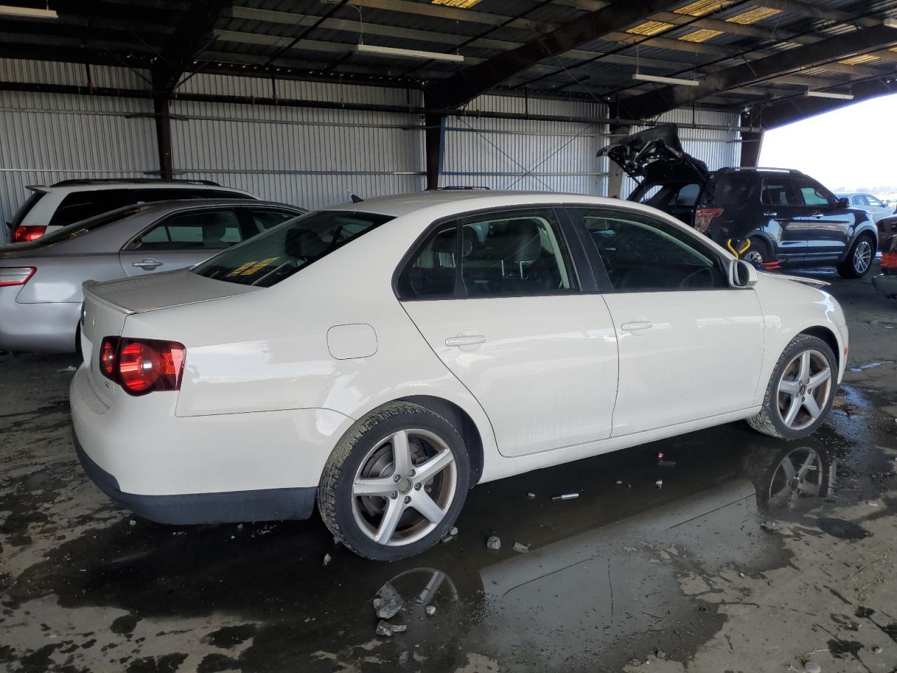 VOLKSWAGEN JETTA LIMITED