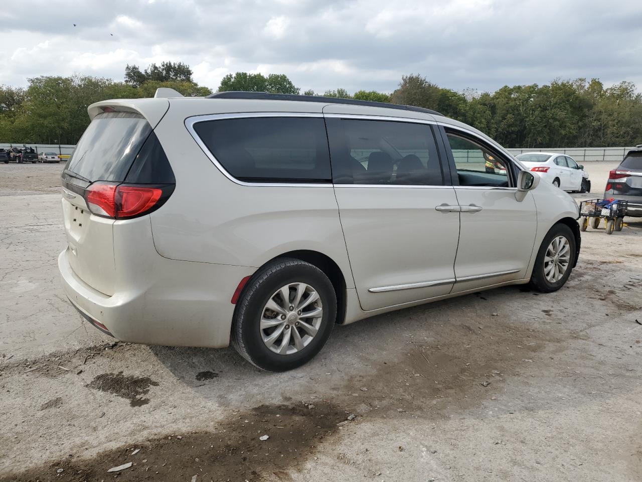 CHRYSLER PACIFICA TOURING L