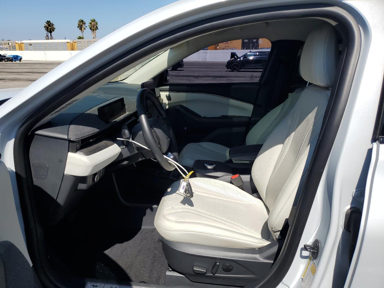 FORD MUSTANG PREMIUM