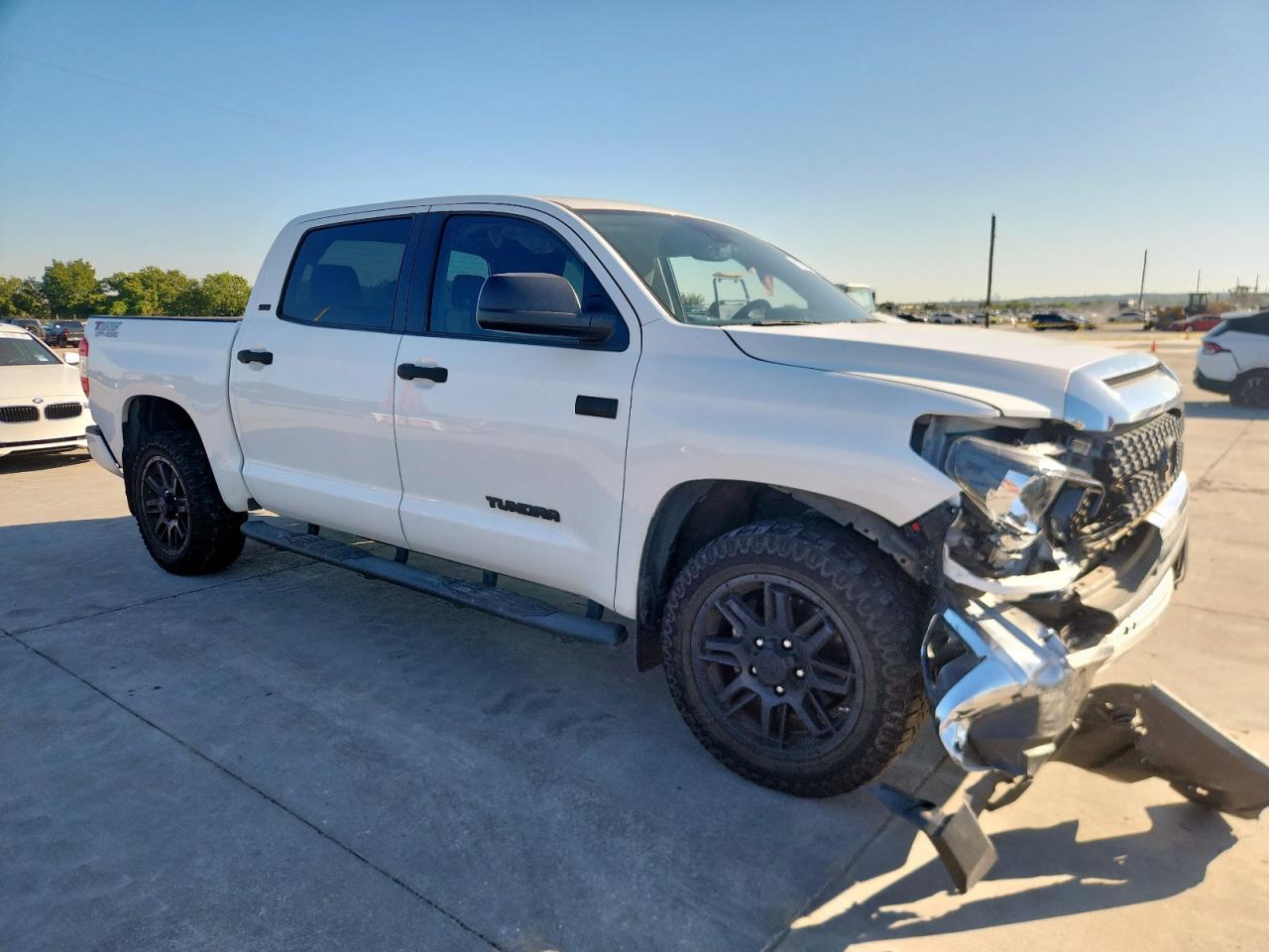TOYOTA TUNDRA CREWMAX SR5