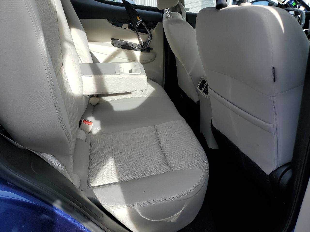 NISSAN ROGUE SPORT S