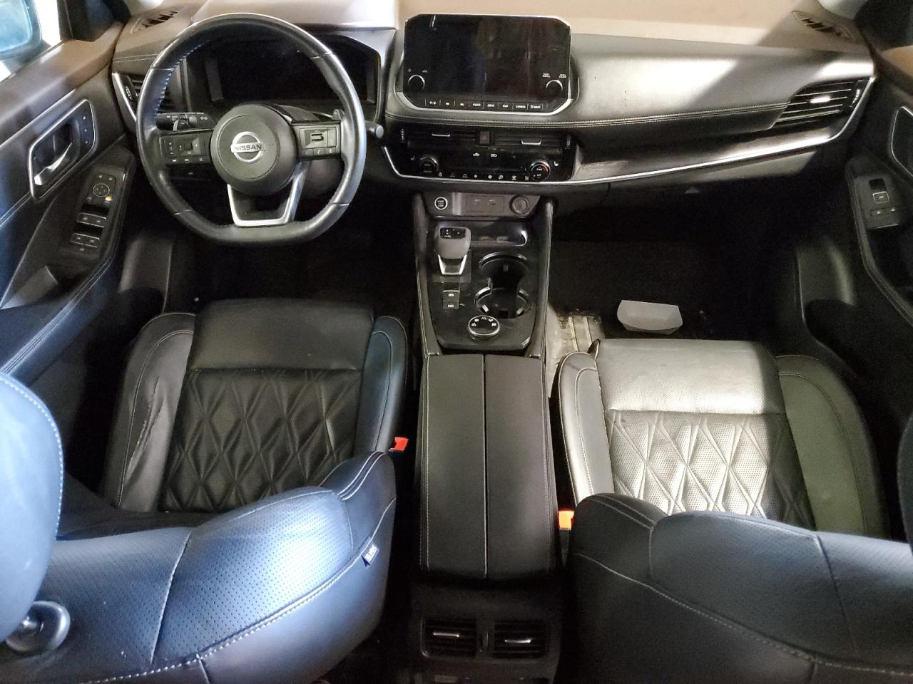 NISSAN ROGUE PLATINUM